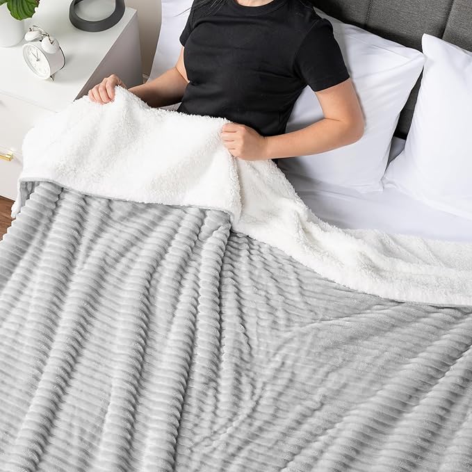 PAVILIA Light Grey Sherpa Fleece Throw Blanket for Couch, Soft Plush Fuzzy Blankets, Fluffy Flannel Sherpa Blanket for Sofa, Warm 3D Ribbed Winter Blanket Gift, 50x60 inches