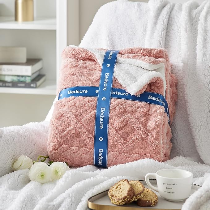 Bedsure Gentlesoft Sherpa Queen Size Blanket for Bed - Fleece Fluffy & Cozy Cable Jacquard Tufted for Women Gift, Thick and Warm Christmas Blanket for Winter, Pink, 90x90 Inches