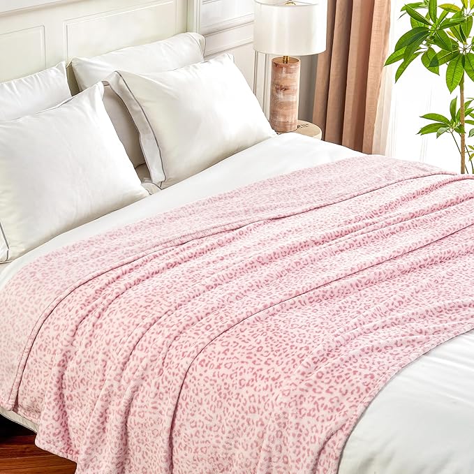 Leopard Print Blanket Fleece Throw for Bed Sofa Travel and Camping, Super Soft Cozy Fluffy Plush Cheetah Print Blanket for All Seasons 60"x80"(Light Pink)