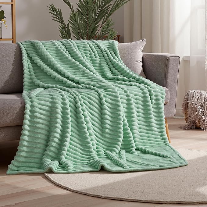 Joiedomi Twin Blanket for Bed, Soft & Warm Sage Green Fleece Blankets Gifts for Women Mom, Cozy Cute Soft Throw 60x80 Inches