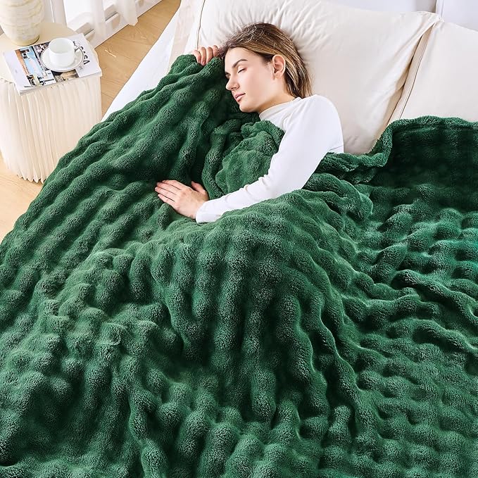 NEWCOSPLAY Queen Blanket for Couch Dark Green Super Soft Flannel Fleece 3D Bubble Lightweight Bed Blanket All Season Use (Dark Green, Queen(90"x90"))