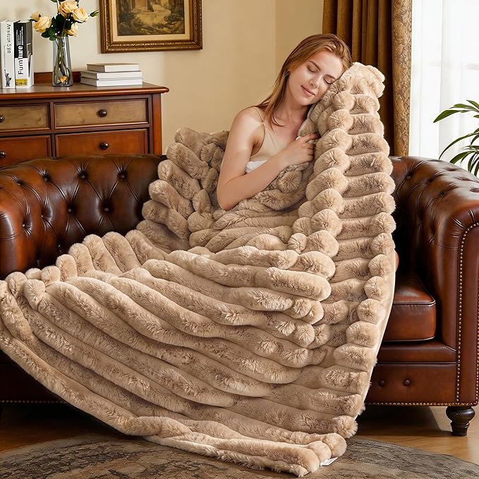 Faux Fur Throw Blanket for Couch, 850GSM Cozy Soft Plush Thick Striped Luxury Blanket for Sofa Living Room Bedroom,50 * 60 Inches, Coffee