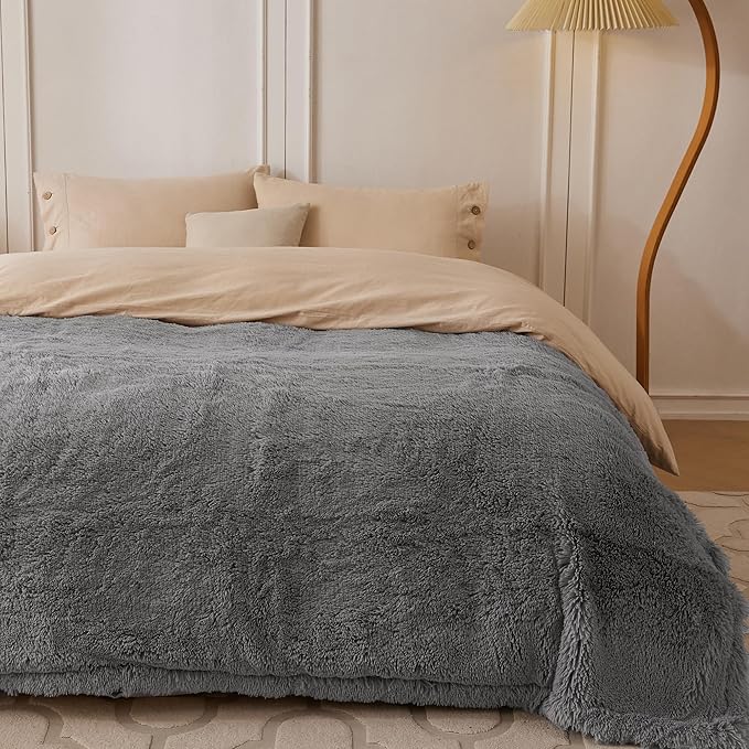 COOVA Ultra Soft Faux Fur Twin Blanket – Fuzzy Fluffy Cozy Microfiber Blankets, Warm Thick Plush Sherpa Fleece Throw Blanket for Couch,Bed,Sofa,Ideal Gift for Women.(Light Grey, 60"x80")