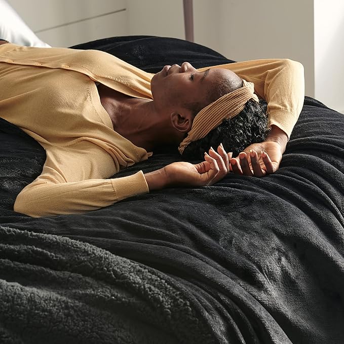 Bedsure GentleSoft Sherpa Fleece Blanket Queen Size for Bed, Non-Heated, Thick and Warm Throw for Women and Men, Soft Fuzzy Plush Heavy Queen Blanket for Winter, Black, 90x90 Inches