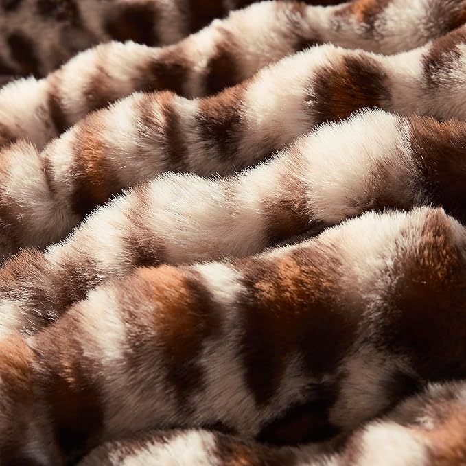 WDCOZY Cheetah Leopard Print Bubble Throw Blanket, Luxury Faux Rabbit Fur Mink Plush Throw for Couch, Sofa and Bed, Soft Fluffy Fuzzy Cozy Blanket for Women, Thick and Warm, 50x60 inches, 950 GSM