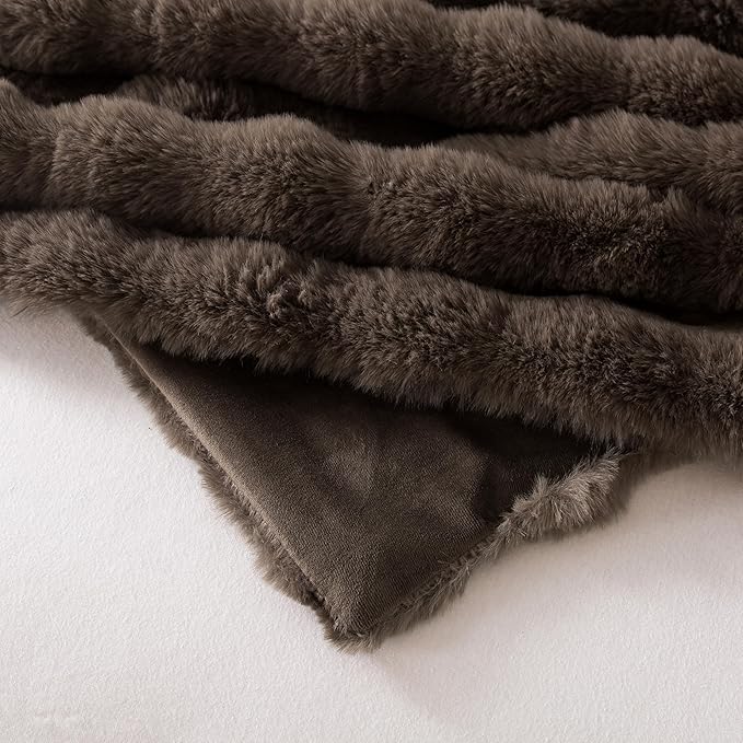 WDCOZY Luxury Bubble Throw Blanket, Brown Faux Rabbit Fur Mink Plush Throw for Couch Sofa Bed, Super Soft Fluffy Cozy Decorative Blanket, Thick and Warm, Living Room Decor, Small 50x60 inches