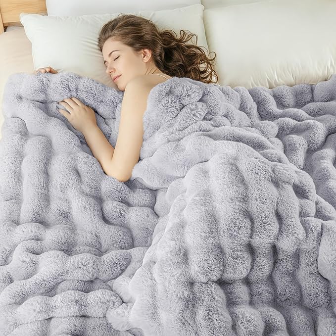 Exclusivo Mezcla Faux Fur Twin Size Blanket for Bed, Luxury Reversible 3D Rabbit Bubble Fuzzy Thick Sherpa Blankets for Winter, Plush Fleece Warm Cozy Bed Throw, 60x80 Inches, Light Grey