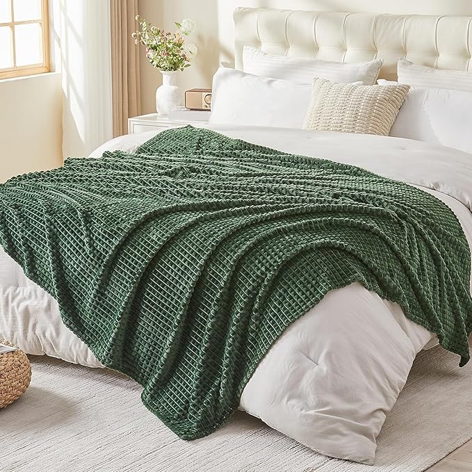 EMME Fleece Blanket, 3D Jacquard Throw Blanket for Couch and Bed, Soft Cozy and Fluffy Blankets Lightweight Luxury Flannel with Geometric Grid Design (Dark Green, 60" x 80")