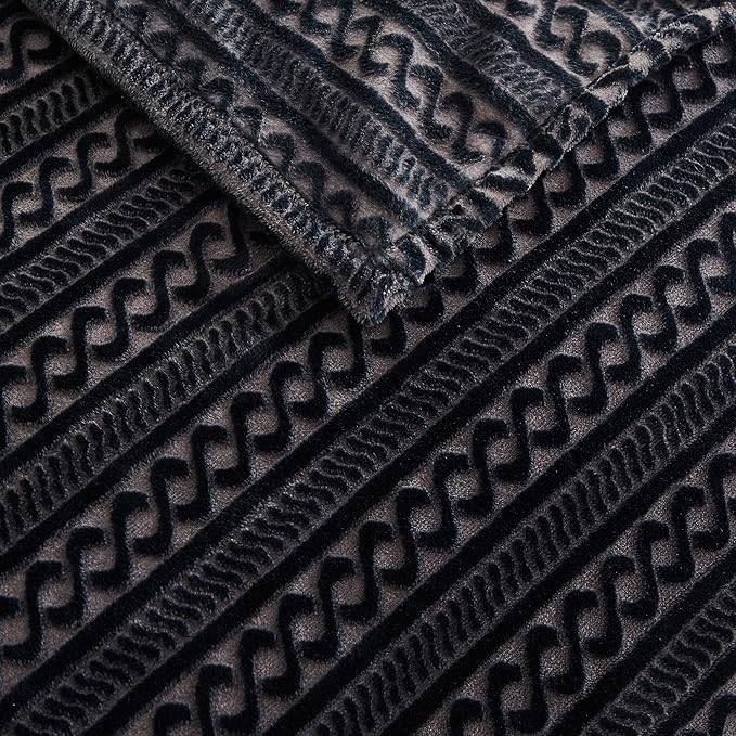 Soft Cozy 120x138 Inches Seamless Oversized King Fleece Blanket, 3D Jacquard Decorative Giant 10'x11.5' California King Blanket Extra Large for Bed, Sofa, Couch, Travel, Travel,Black Chain