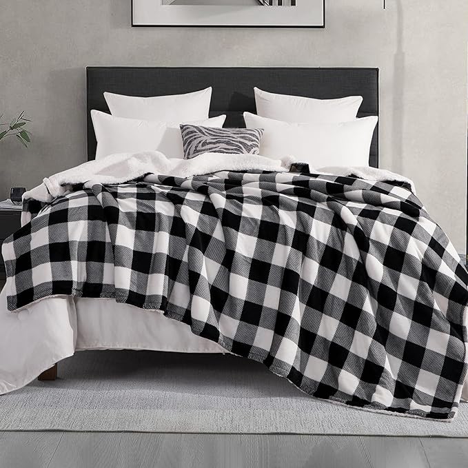 Elegant Comfort Ultra Soft Reversible Buffalo Plaid Flannel Sherpa Blanket - Cozy Silky Checkered Fleece Throw for Couch, Bed - Plush Fuzzy Warm Winter Blanket for Gift, Twin, Black