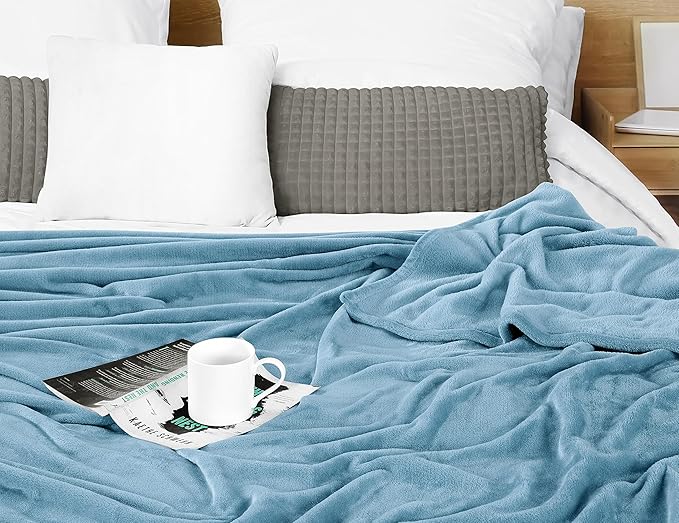 Utopia Bedding Washed Blue Fleece Blanket Queen Size Lightweight Fuzzy Soft Anti-Static Microfiber Bed Blanket (90x90 Inch)