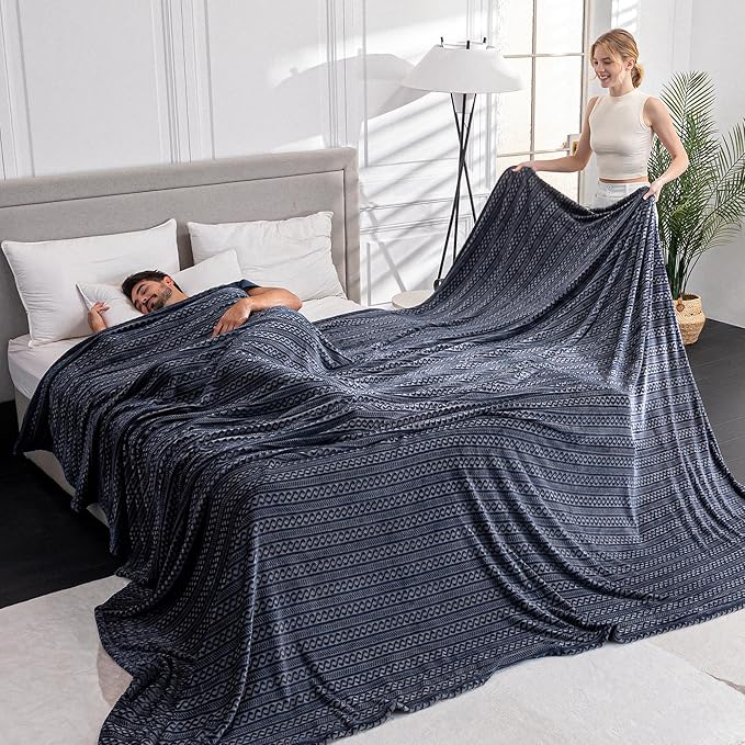 Soft Cozy 120x138 Inches Seamless Oversized King Fleece Blanket, 3D Jacquard Decorative Giant 10'x11.5' California King Blanket Extra Large for Bed, Sofa, Couch, Travel, Dark Grey Chain