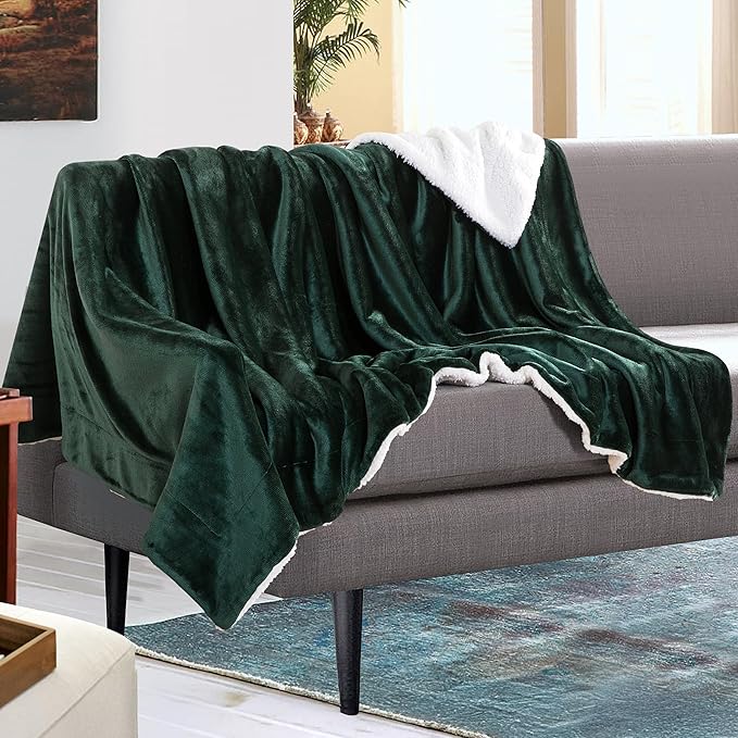 Mocassi Premium Ultra-Soft Velvet Touch Flannel Fleece Sherpa Throw - Warm Cozy Reversible Plush Micromink Throw Blanket for Couch, Bed and Sofa - Fluffy, Christmas Winter Bedding Gift, Hunter Green