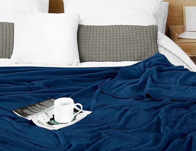 Utopia Bedding Navy Fleece Blanket King Size Lightweight Fuzzy Soft Anti-Static Microfiber Bed Blanket (90x102 Inch)