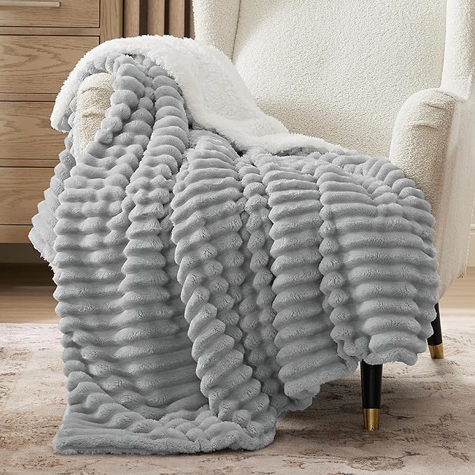 Bedsure Sherpa Blanket Twin Size for Couch - Super Soft, Cozy Fleece Thick Warm Blanket for Winter, GentleSoft Plush & Fluffy Throw Gift for Women, Home Room Decor, Grey, 60x80 Inches