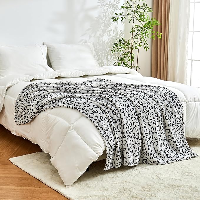 Leopard Print Blanket Fleece Throw for Bed Sofa Travel and Camping, Super Soft Cozy Fluffy Plush Cheetah Print Blanket for All Seasons 50"x60" (Grey)