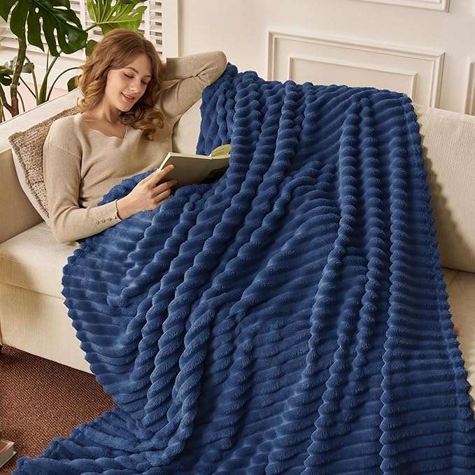 Joiedomi Twin Blanket for Bed, Soft & Warm Blue Fleece Blankets Gifts for Women Men Mom, Cozy Cute Soft Throw 60x80 Inches