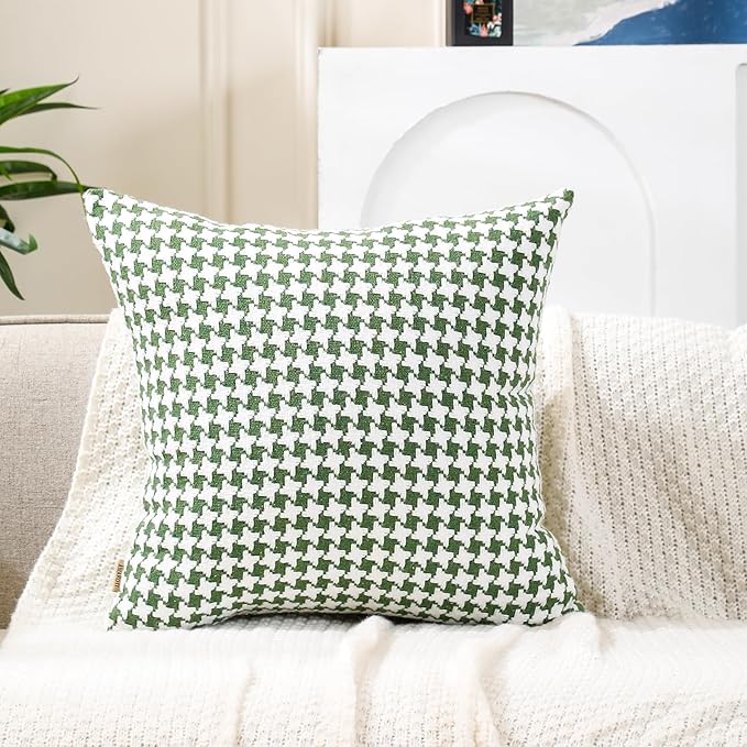 Perfect Combination of Green and White Throw Pillows, Exquisite Windmill Texture Pattern, is The Choice to Decorate The Farmhouse Living Room Sofa to Enhance The Visual Enjoyment