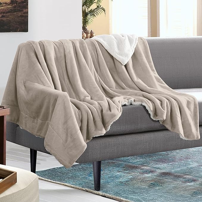 Mocassi Premium Ultra-Soft Velvet Touch Flannel Fleece Sherpa Throw - Warm Cozy Reversible Plush Micromink Throw Blanket for Couch, Bed and Sofa - Fluffy, Christmas Winter Bedding Gift, Cream