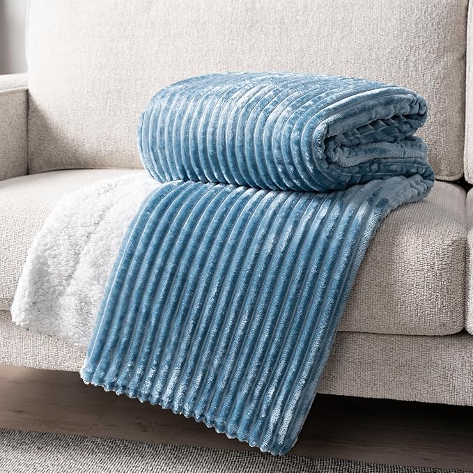 PAVILIA Dusty Blue Sherpa Fleece Throw Blanket for Couch, Soft Plush Fuzzy Blankets, Fluffy Flannel Sherpa Blanket for Sofa, Warm 3D Ribbed Winter Blanket Gift, 50x60 inches