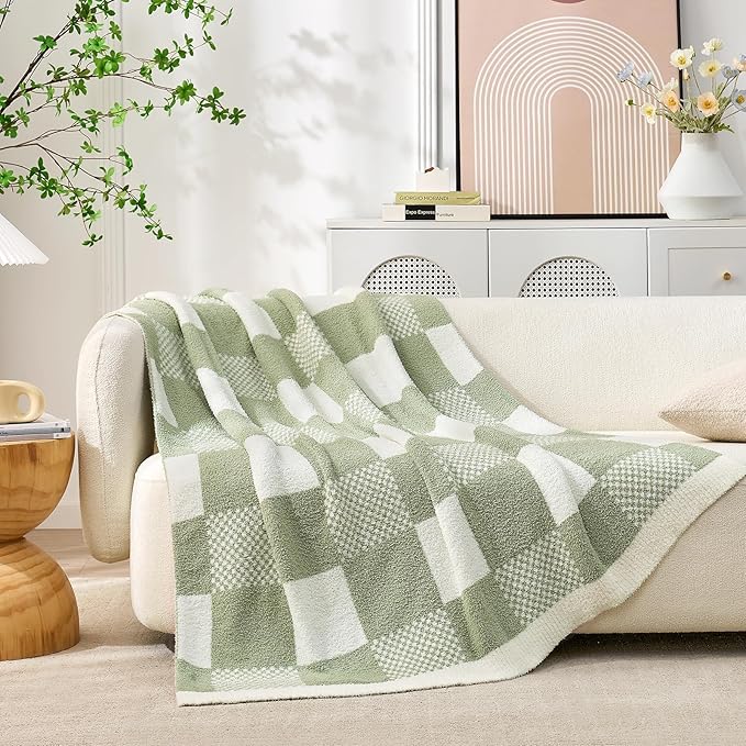 Snuggle Sac Checkered Blanket, Sage Green Throw Blanket for Couch Checker Microfiber Warm Fuzzy Cozy Soft Oversized Throw XL Reversible Checkerered Blankets for Sofa, Chair, Bed, 50x70 inches