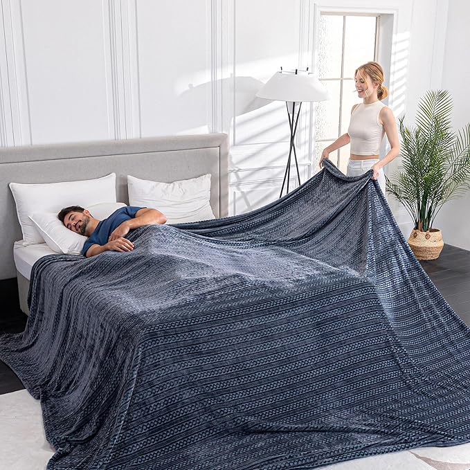 Soft Cozy 120x120 Inches Seamless Oversized King Fleece Blanket, 3D Jacquard Decorative Giant 10'x10' California King Blanket Extra Large for Bed, Sofa, Couch, Travel, Navy Blue Chain