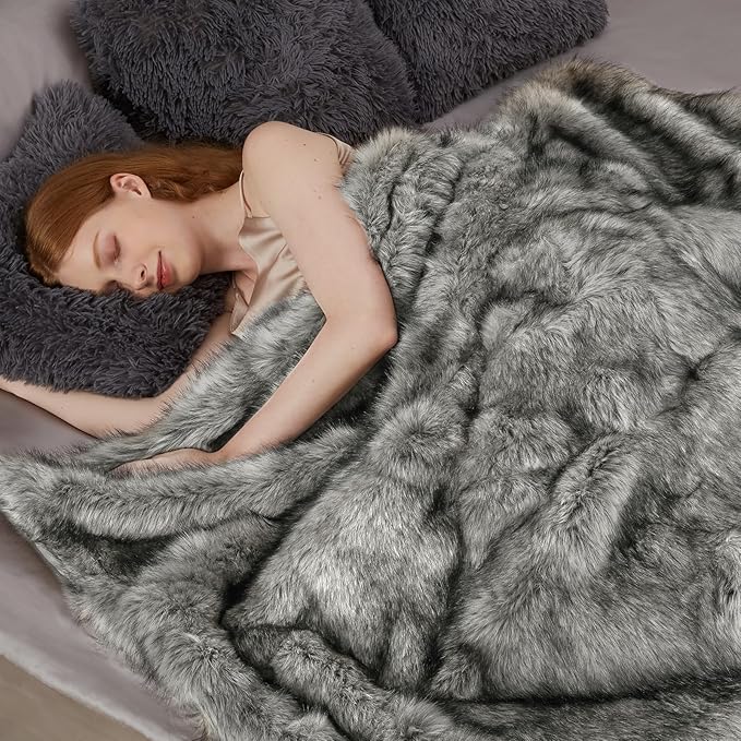 Touchat Luxury 1000GSM Faux Fur Throw Blanket, Super Heavy Thick Warm Cozy Blankets for Couch Bed Sofa, Plush Fuzzy Elegant Soft Reversible Mink Blanket for Living Room Bedroom, 50''x60'',White&Grey