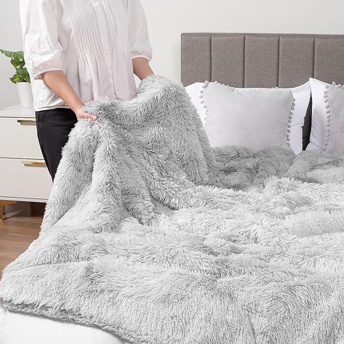 Pavilia Light Gray Fluffy Throw Blanket for Couch, Twin Bed - Super Soft Thick Faux Fur Sherpa Blanket - 60x80