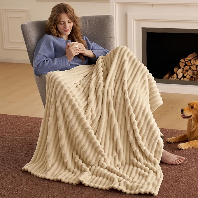 Joiedomi Throw Blanket for Couch, Soft & Warm Brown Fleece Blankets Gifts for Women Mom, Cozy Cute Soft Throw 50x70 Inches