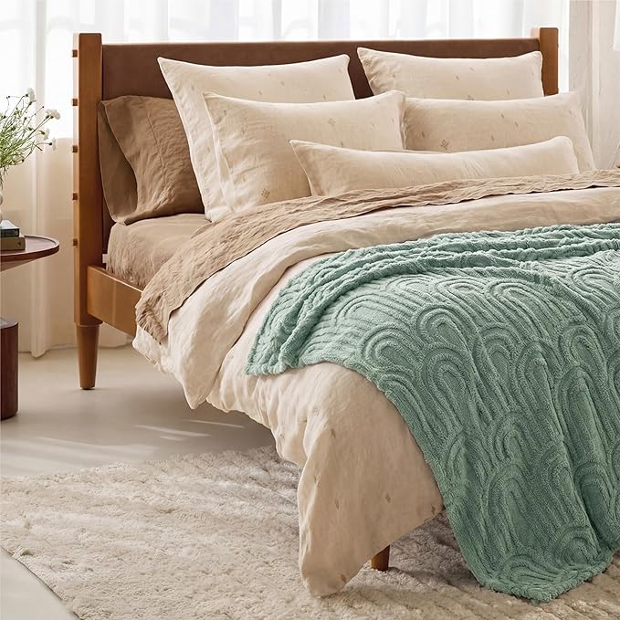 Bedsure GentleSoft Sage Green Christmas Throw Blankets for Women - Super Soft Cozy Winter Blankets for Couch, Cute Fluffy Fleece Throw for Girls Women, Ideal for Room Home Decor, 50x60 Inches