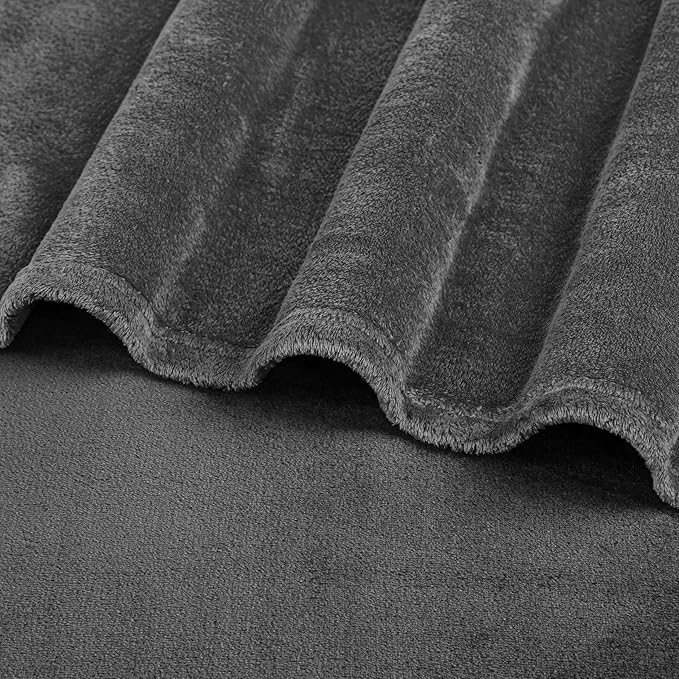 PAVILIA Grey Fleece Throw Blanket for Couch, Dark Charcoal Super Soft Fuzzy Flannel Throw for Sofa, Luxury Plush Microfiber Bed Blanket, Cozy Home Decorative Velvet Gift Blanket, 50x60