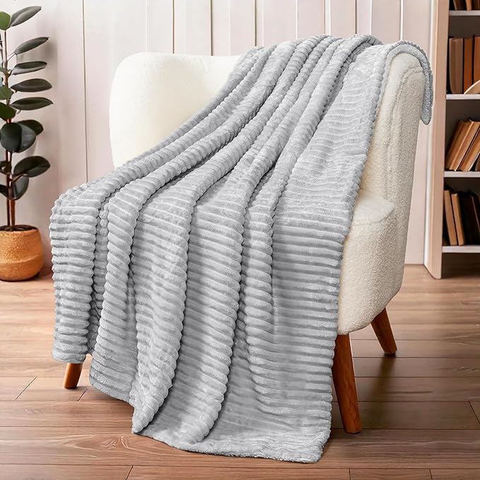 PAVILIA Light Gray Sherpa Fleece Throw Blanket for Couch Twin, Soft Plush Fuzzy Blankets, Fluffy Flannel Sherpa Blanket for Bed, Warm 3D Ribbed Winter Blanket Gift, 60x80 inches