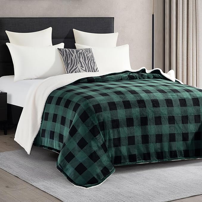 Elegant Comfort Ultra Soft Reversible Buffalo Plaid Flannel Sherpa Blanket - Cozy Silky Checkered Fleece Throw for Couch, Bed - Plush Fuzzy Warm Winter Blanket for Gift, Full, Green