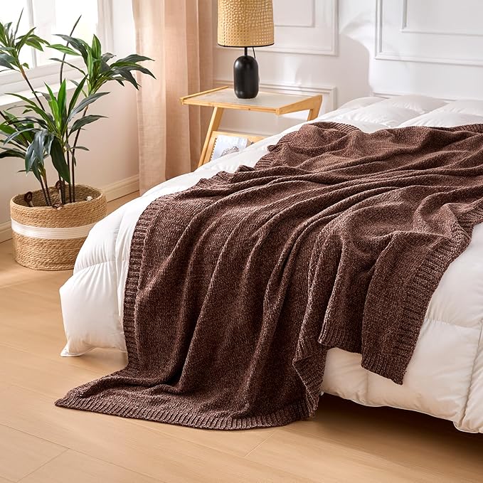 Amazon Basics Chunky Chenille Knit Microfiber Throw Blanket for Couch, Bed and Sofa, Soft and Warm Lightweight Jersey, 60"×80", Brown