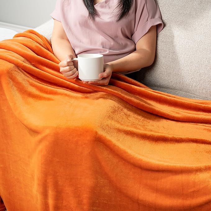 PAVILIA Orange Fleece Throw Blanket for Couch, Coral Peach Soft Fuzzy Fall Flannel Throw for Sofa, Luxury Plush Microfiber Bed Blanket, Cozy Home Halloween Velvet Gift Blanket, 50x60