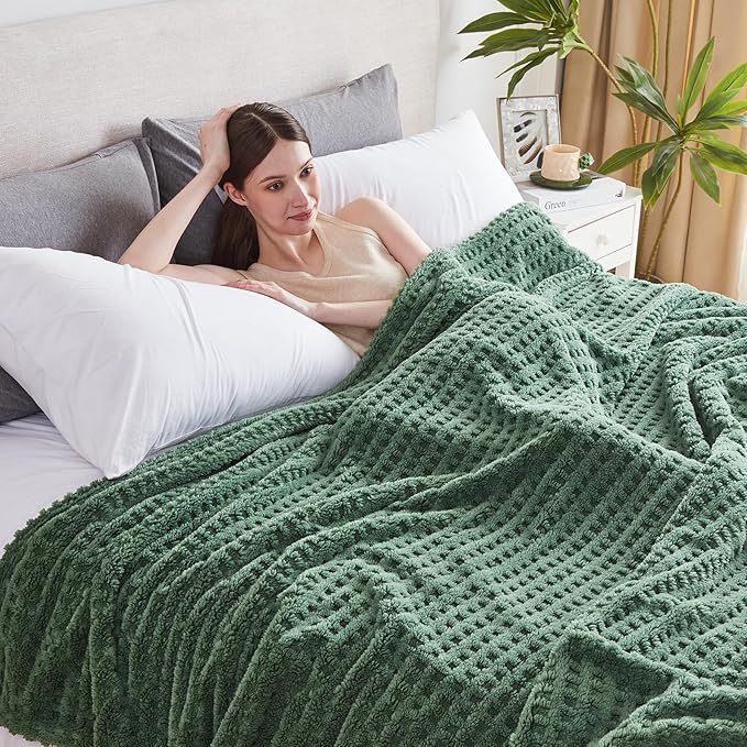 Soft Cozy Fuzzy Fleece Queen Size Blanket, Waffle Bronze Green, 90x90 Inches – Lightweight, Fluffy, and Warm 3D Jacquard All-Season Blanket for Bed, Couch, Sofa, Camping, and Travel