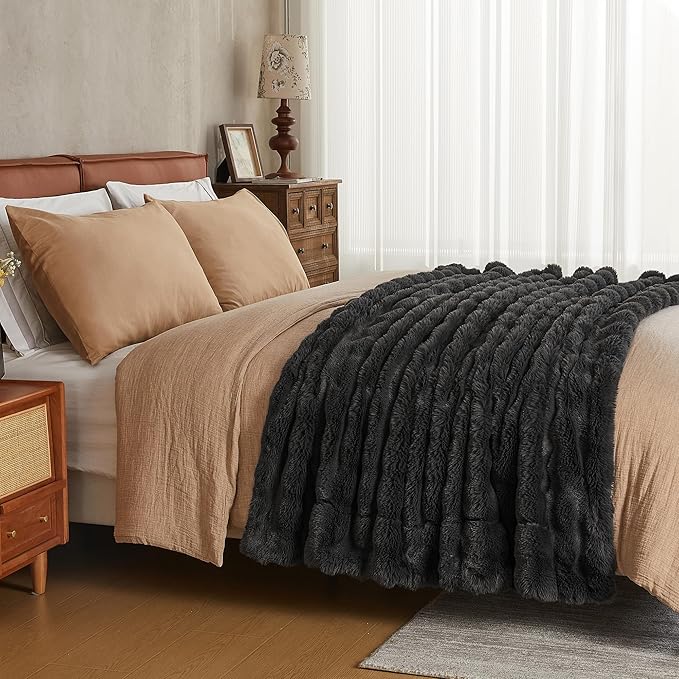 JELLYMONI Faux Fur Throw Blanket, Dark Grey Throw Blanket for Couch, Fuzzy Cozy Plush Bubble Bed Blanket, Thick and Warm Blanket, Queen (90" x 90")