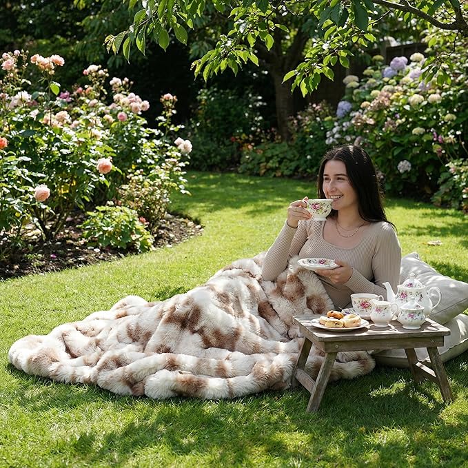 Luxury Double-Sided Faux Fur Twin Blanket for Couch, Camel Cozy Fluffy Bubble Blanket for Airplane RV Car Road Trip Spring Camping Travel Office Nap Home Bed, Ultra Soft Plush, 60" x 80"