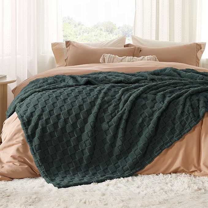 Bedsure GentleSoft Blankets Queen Size for Bed - Super Soft Cozy Spring Mother's Day Blanket for Women Men Girls, Large Fuzzy Fleece Throw for Bedroom Decor, Dark Green, 90x90 Inches