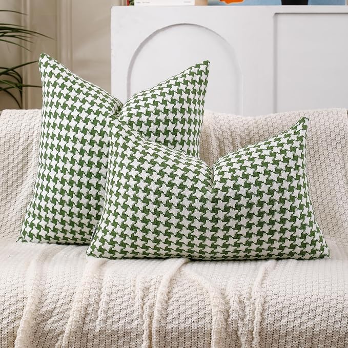 Perfect Combination of Green and White Throw Pillows, Exquisite Windmill Texture Pattern, is The Choice to Decorate The Farmhouse Living Room Sofa to Enhance The Visual Enjoyment