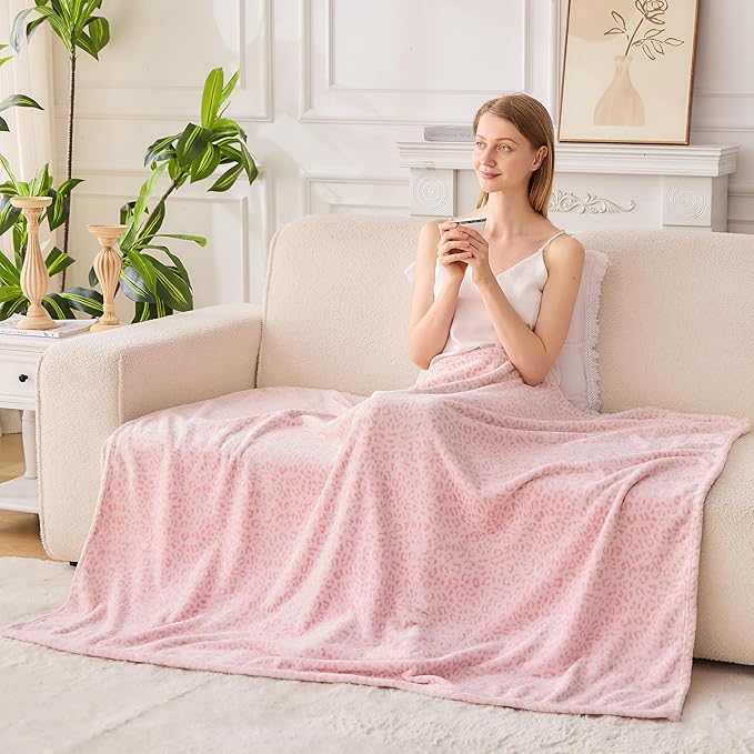 Leopard Print Blanket Fleece Throw for Bed Sofa Travel and Camping, Super Soft Cozy Fluffy Plush Cheetah Print Blanket for All Seasons 50"x60" (Light Pink)