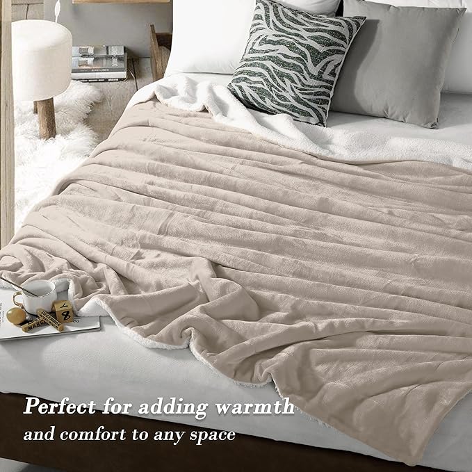 Mocassi Premium Ultra-Soft Flannel Fleece Sherpa Throw Blanket - Warm Cozy Reversible Plush Micromink Blanket for Couch, Bed and Sofa - Fluffy, Christmas Winter Bedding Gift, Queen, Cream
