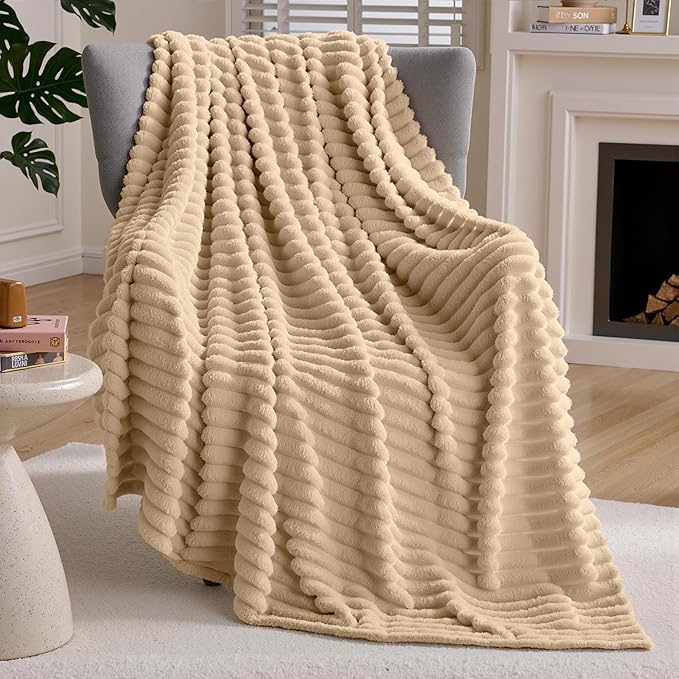 Joiedomi Throw Blanket for Couch, Soft & Warm Brown Fleece Blankets Gifts for Women Mom, Cozy Cute Soft Throw 50x70 Inches