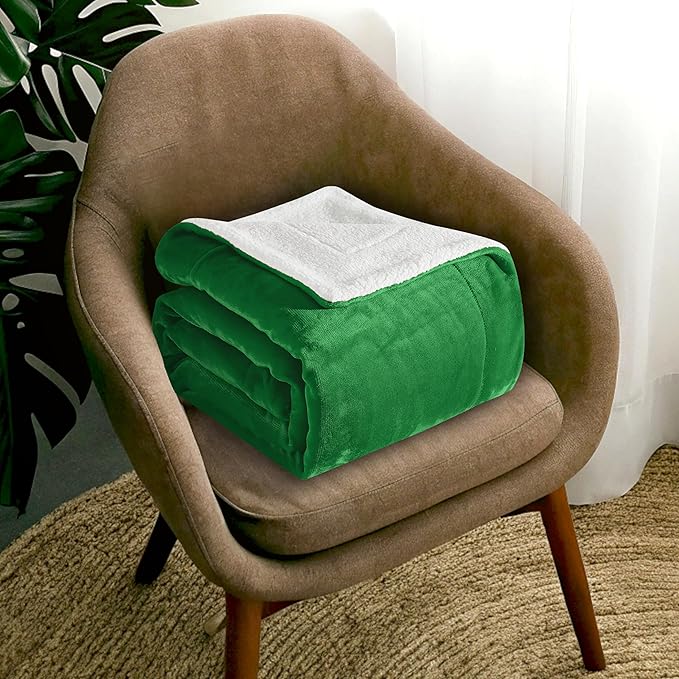 Mocassi Premium Ultra-Soft Flannel Fleece Sherpa Throw Blanket - Warm Cozy Reversible Plush Micromink Blanket for Couch, Bed and Sofa - Fluffy, Christmas Winter Bedding Gift, King, Emerald Green