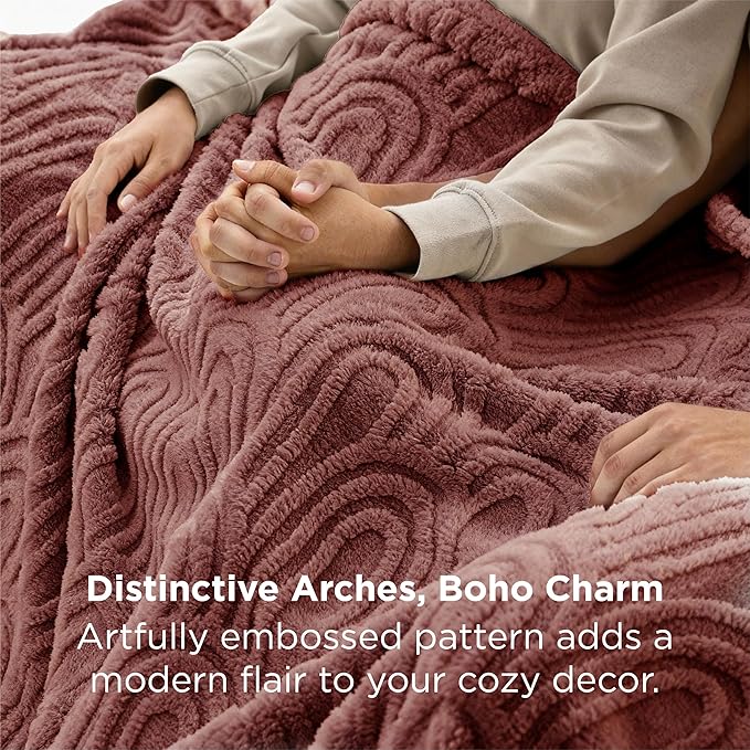 Bedsure GentleSoft Fleece King Size Blanket for Bed - Super Soft & Cozy, Fluffy Blankets for Women & Girls, Ideal for Sofa & Couch, Dusty Rose, 108x90 Inches