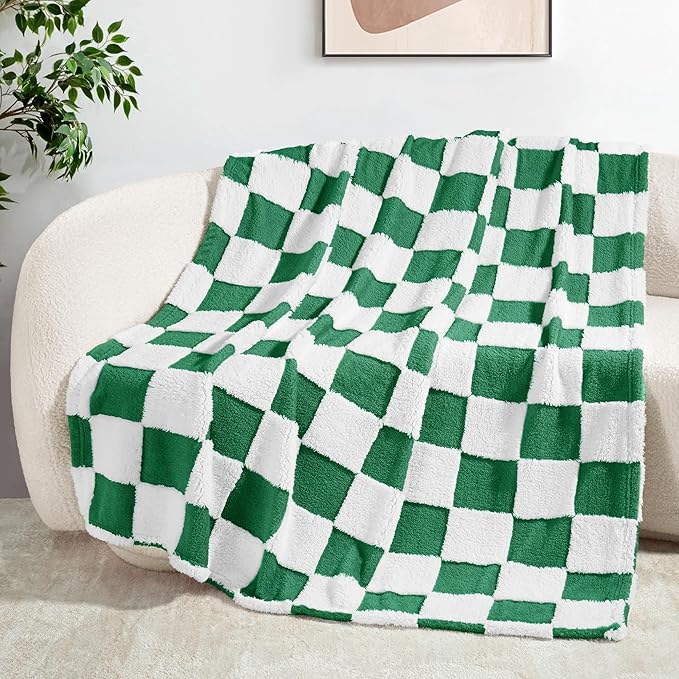 Exclusivo Mezcla Fleece Blanket Queen, Cozy Lightweight Fuzzy Checkered Blanket for Bed, Suitable for All Seasons, Green, 90" x 90"