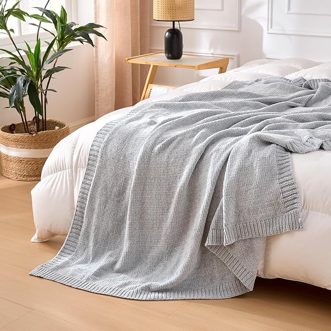 Amazon Basics Chunky Chenille Knit Microfiber Throw Blanket for Couch, Bed and Sofa, Soft and Warm Lightweight Jersey, 50"×60", Grey