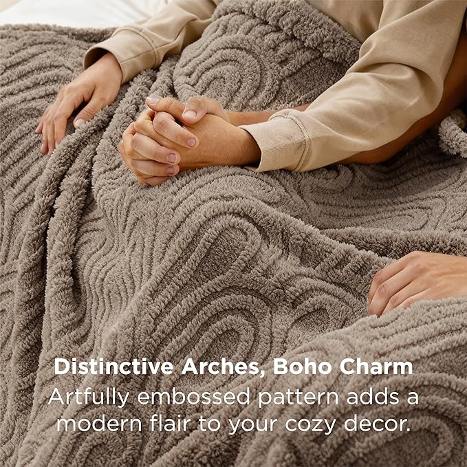 Bedsure GentleSoft Fleece Blanket Queen Size for Bed - Super Soft & Cozy, Fluffy Blankets for Women & Girls, Ideal for Sofa & Couch, Brown, 90x90 Inches