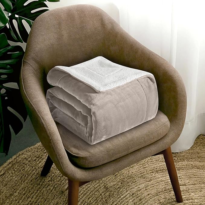 Mocassi Premium Ultra-Soft Flannel Fleece Sherpa Throw Blanket - Warm Cozy Reversible Plush Micromink Blanket for Couch, Bed and Sofa - Fluffy, Christmas Winter Bedding Gift, Queen, Cream