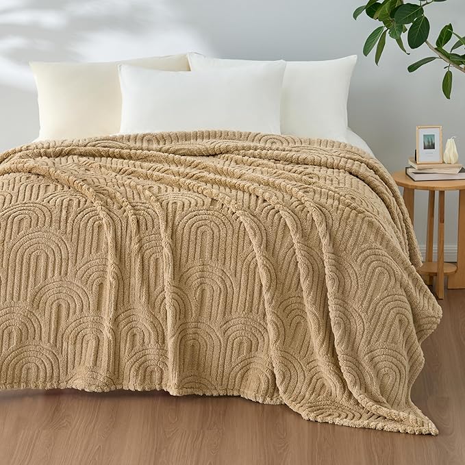 Joiedomi Queen Size Blanket for Bed, Soft Brown Fleece Blankets Gifts for Women Mom Girls, 280GSM Cozy Cute Soft Throw Home Room Decor Aesthetic Gifts 90x90 Inches